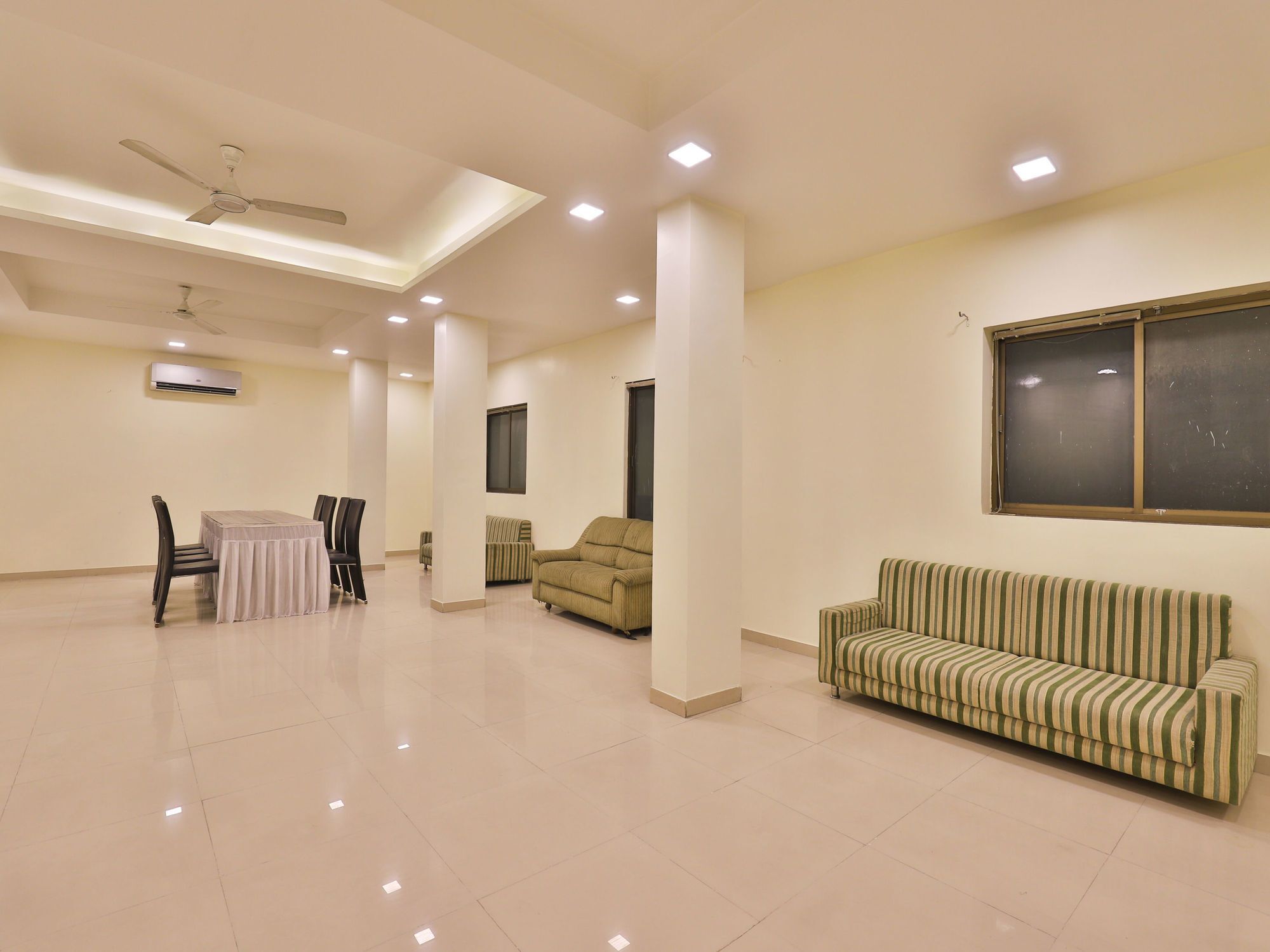 Oyo 6684 Hotel Park Sangam Ahmedabad Luaran gambar